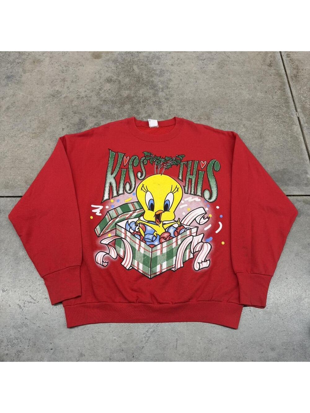 vintage tweety bird looney tunes kiss this present crewneck size xl WOMENS